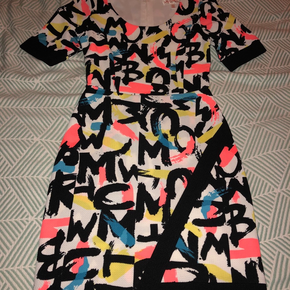 Abstract Dress! - Picture 3 of 7